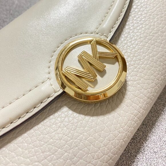 Michael Kors Fulton 35F9GFTE3L Large Pebbled Leather Continental Wallet, Vanilla - Picture 4 of 5